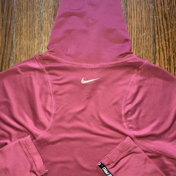 EUC Nike Pro Dry Fit turtleneck training top - Picture 3 of 5